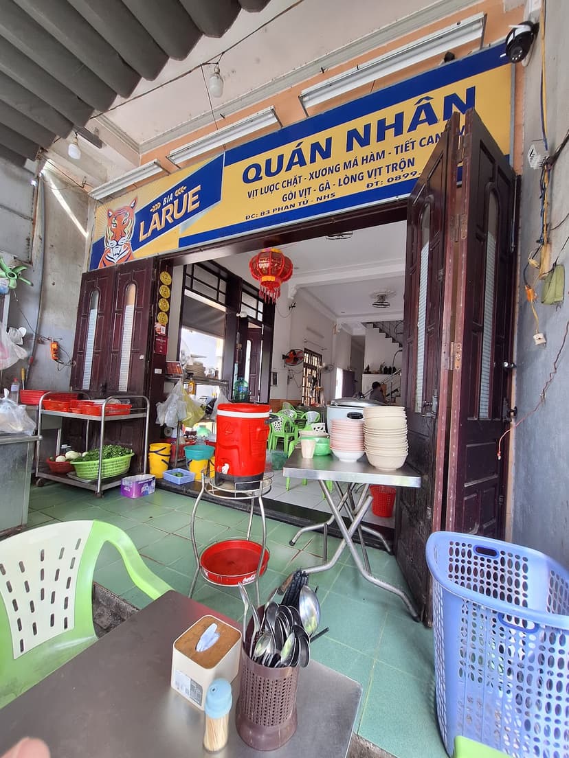 Co Chu Nho Duck Salad
