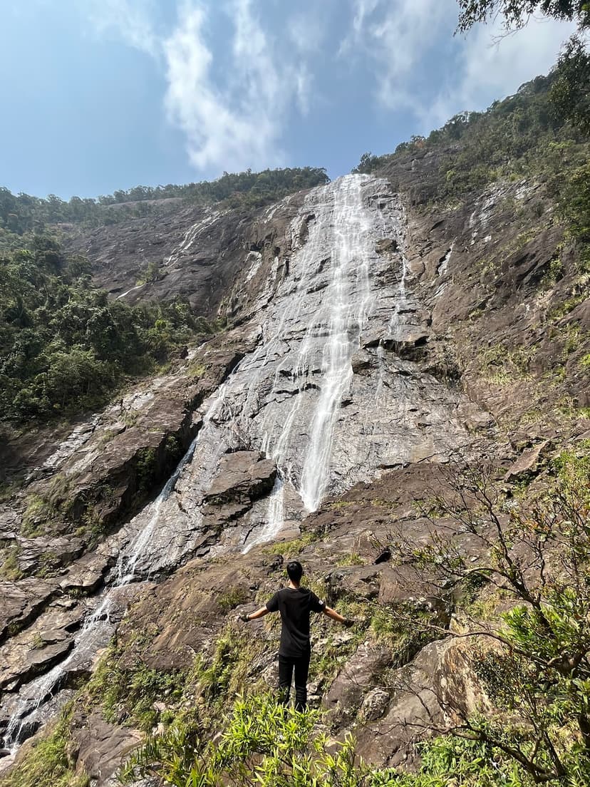 Do Quyen Waterfall (Rhododendron Waterfall)