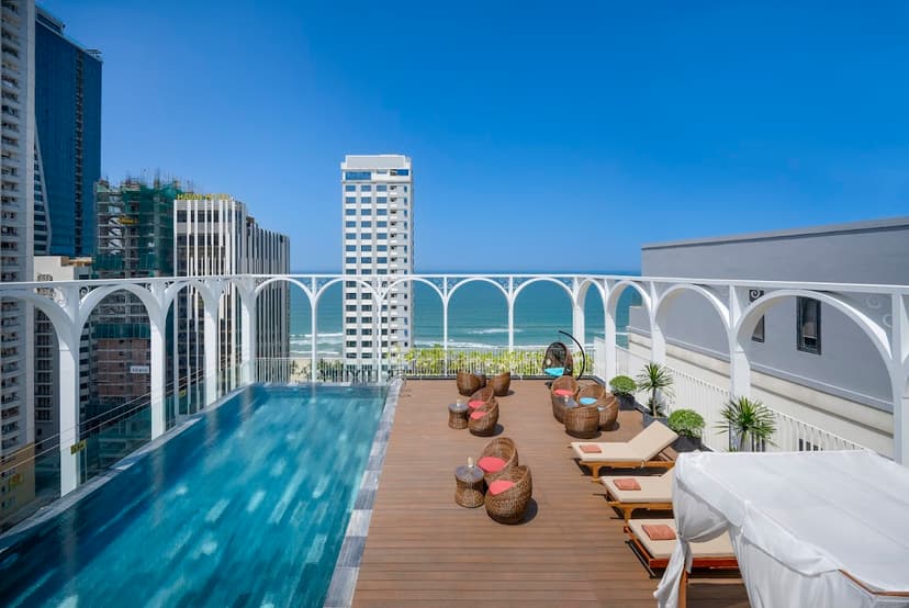 Golden Lotus Luxury Hotel
