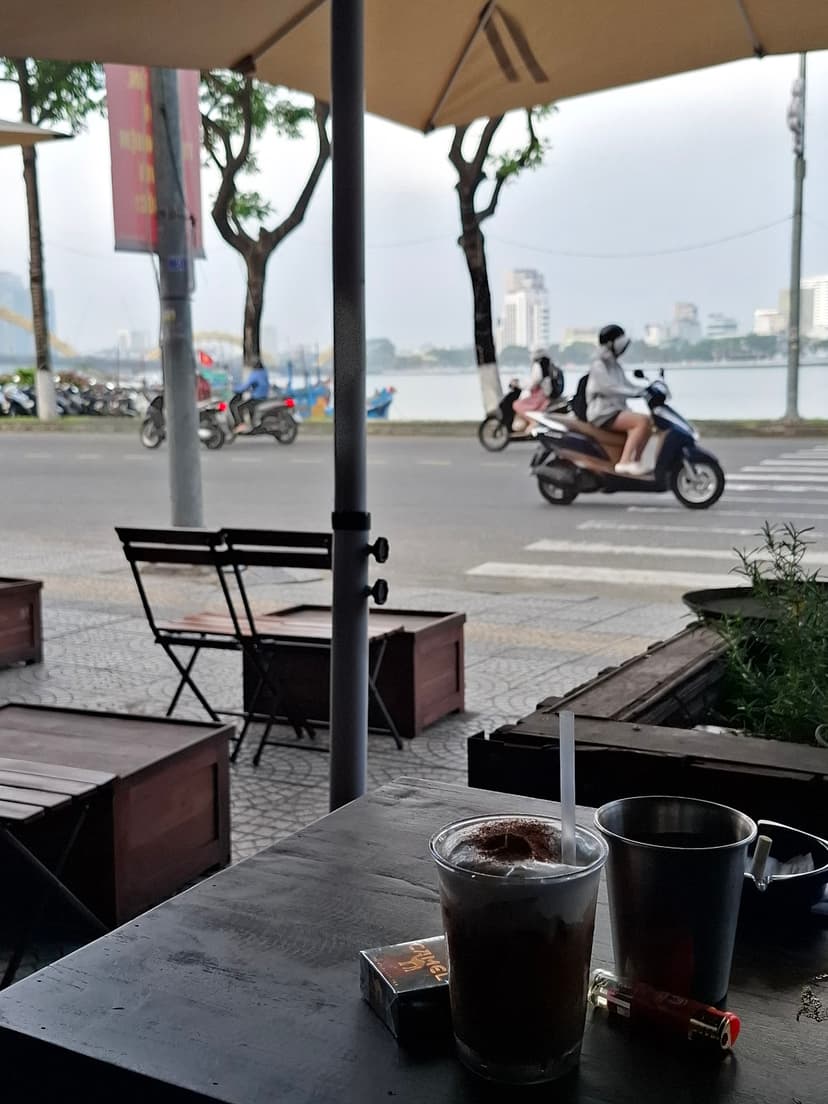 Mai River House