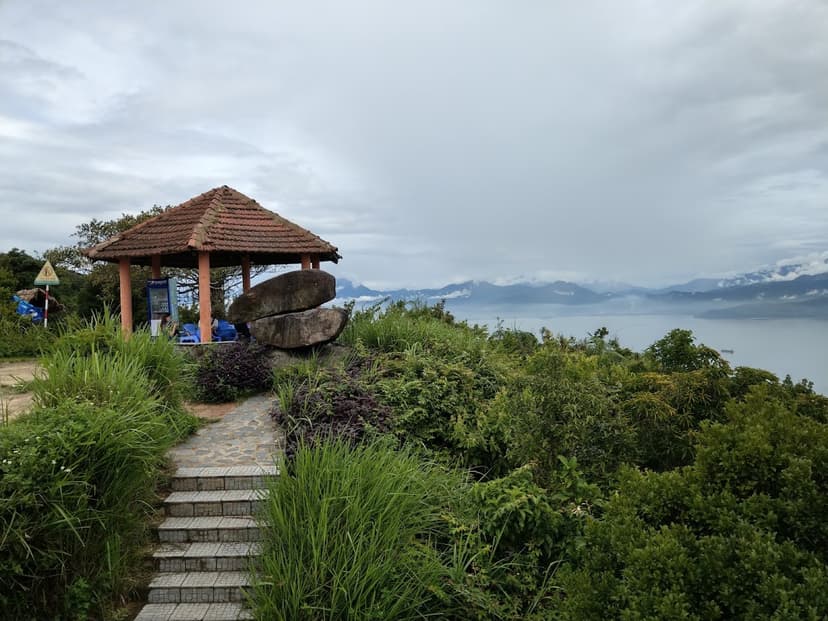 Nha Vong Canh Viewpoint