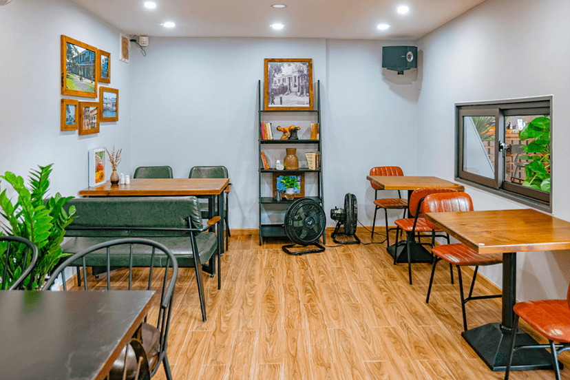 Nomad Nosh Café & Crafts