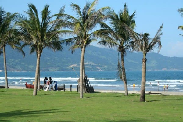 Pham Van Dong Beach