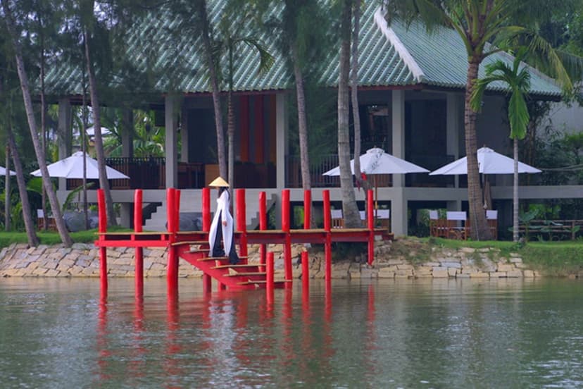 Red Bridge Cooking School & Restaurant