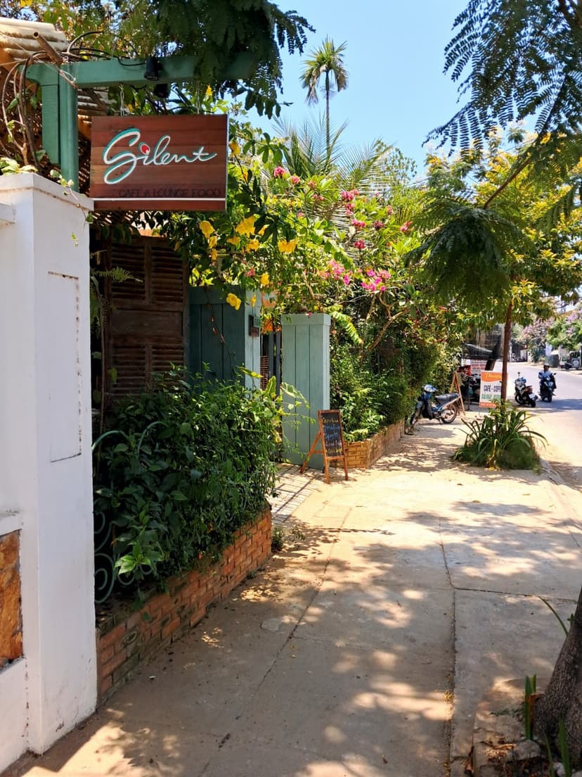 Silent Cafe & Food